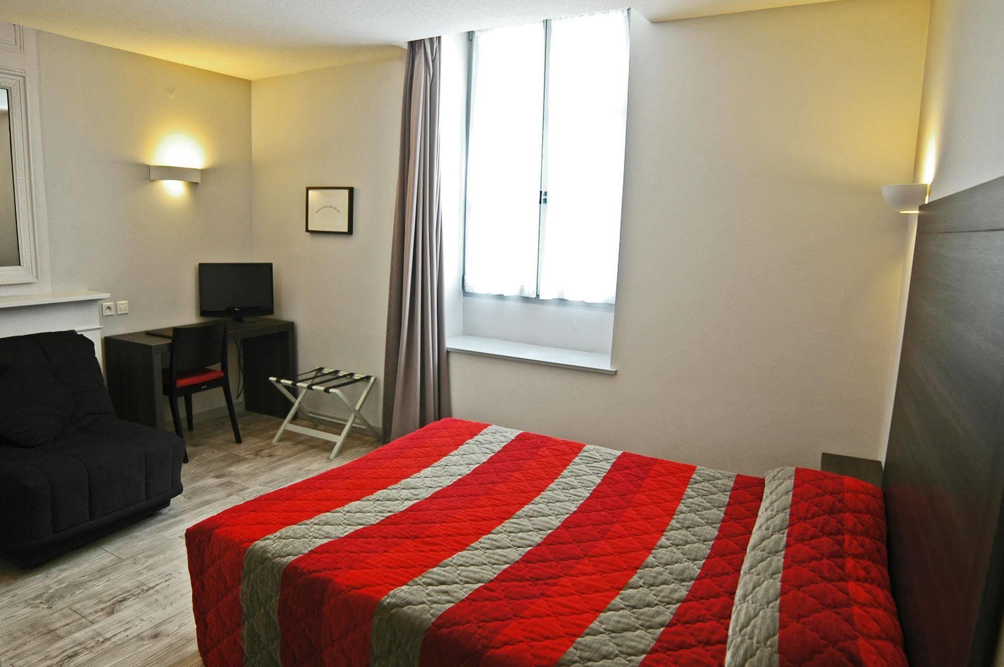 Logis Hotel Des Deux Forts Salins-les-Bains Exterior photo
