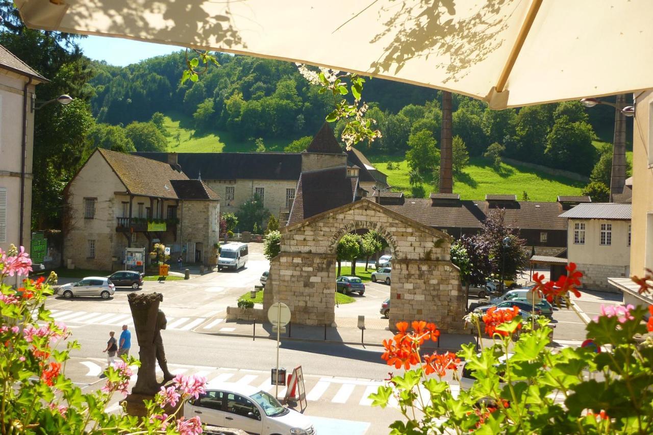 Logis Hotel Des Deux Forts Salins-les-Bains Exterior photo