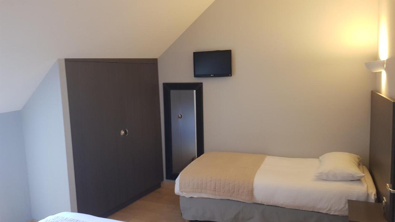 Logis Hotel Des Deux Forts Salins-les-Bains Exterior photo